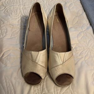 Tom’s wedding wedges ivory